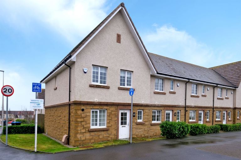 Cults - 3 bedroom end-terraced dwellinghouse