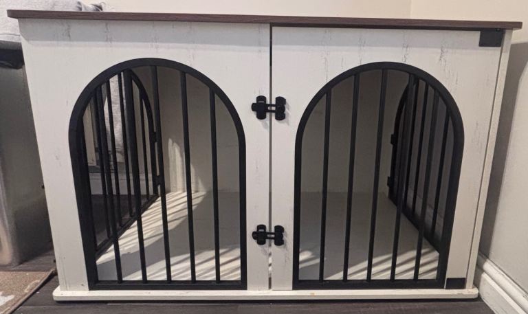 Decorative dog crate 