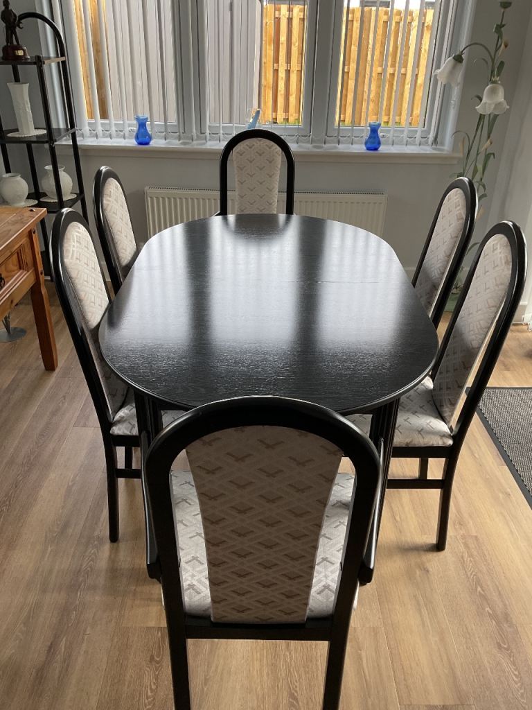 Table (Extendable) and 6 Chairs