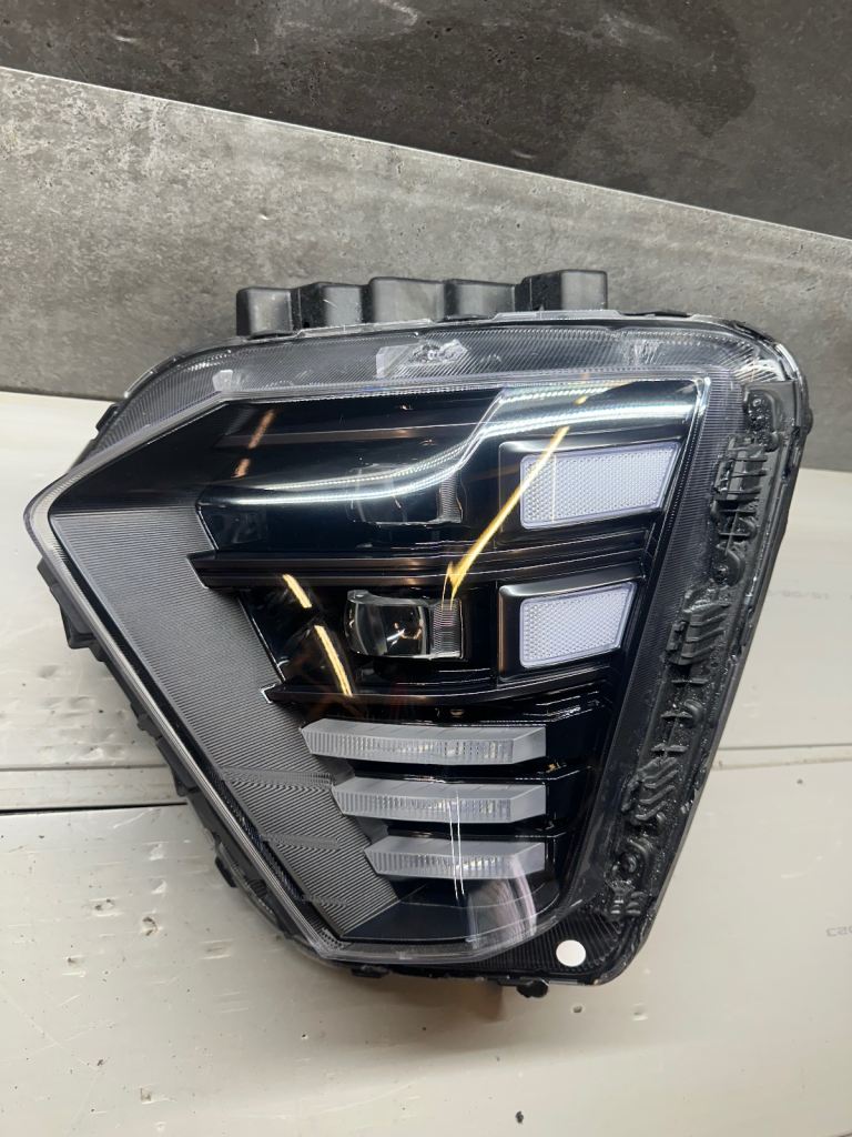 Hyundai kona 2024 / 2025 genuine Passenger headlight for sale 