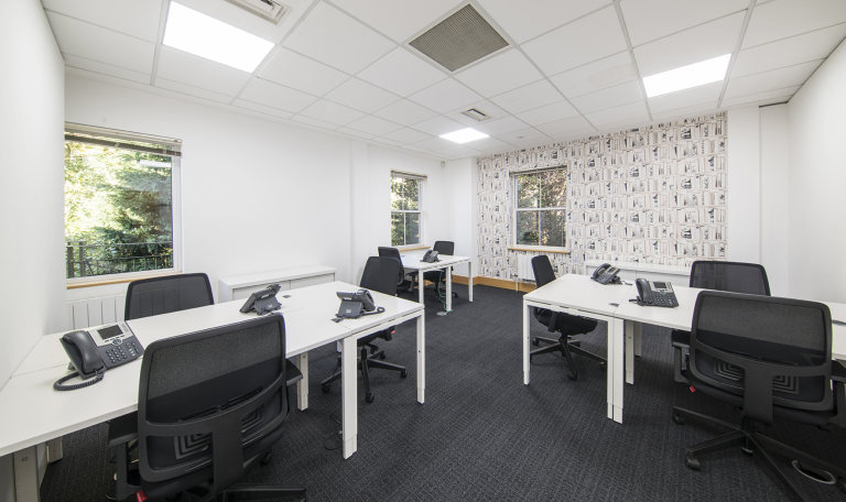 Amersham - HP70UT \ Find Office Space with 5 Desks