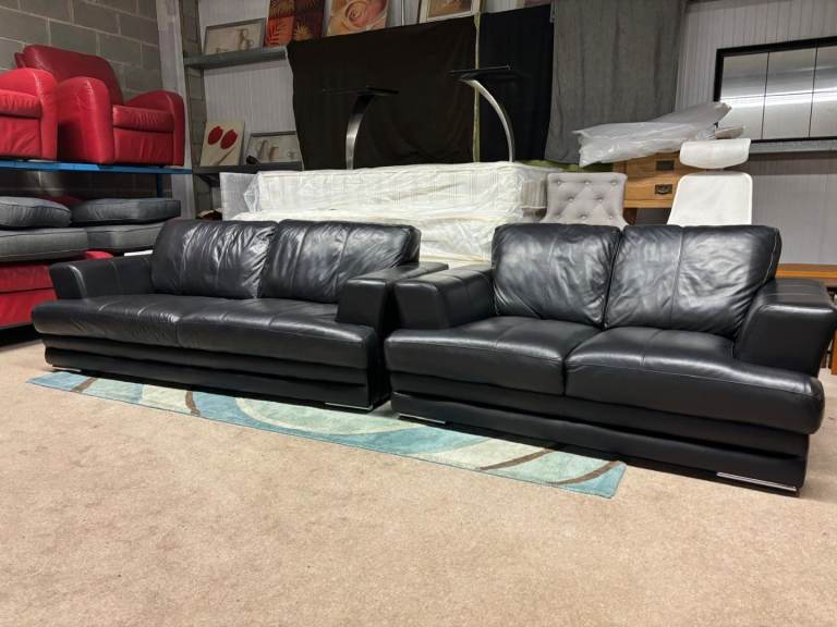 Modern Style Black Leather 2 and 3 Seater Sofas 