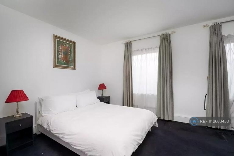 2 bedroom house in Victoria Rise, London, NW6 (2 bed) (#2683430)