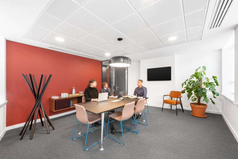 Manchester - M15AN \ Office Space with 5 Workstations Available Immediately