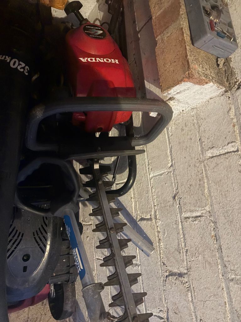 Honda hedge strimmer 