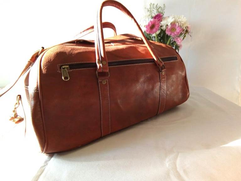 100% Genuine Leather Travel Bag Weekend Bag Gym Travel Hand Luggage ( Christmas Sale )
