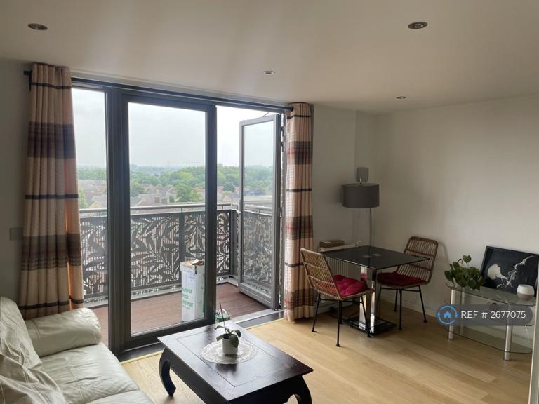 1 bedroom flat in Pandora Court, London, E16 (1 bed) (#2677075)