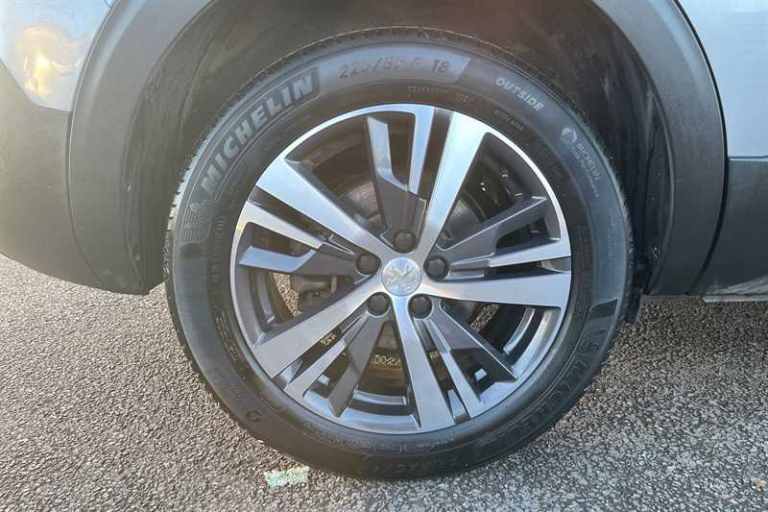 2022 Peugeot 5008 1.5 BlueHDi Allure Premium+ 5dr HATCHBACK DIESEL Manual