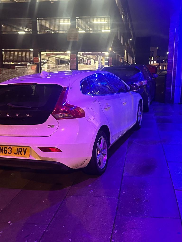 Volvo, V40, Hatchback, 2013, Manual, 1560 (cc), 5 doors