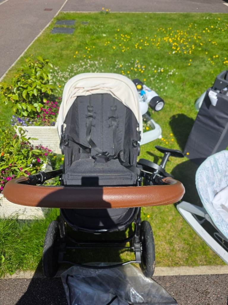 Ickle bubba pram