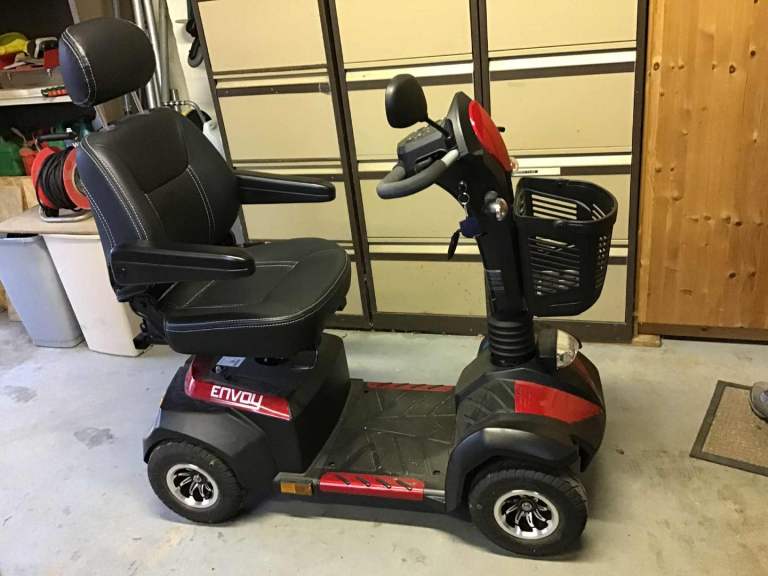Like new mobility scooter.