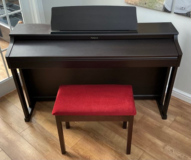 Roland HP203 Digital Piano With Stool