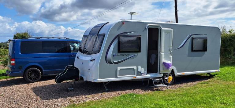 2022 bailey phoenix 640 plus fixed island bed 