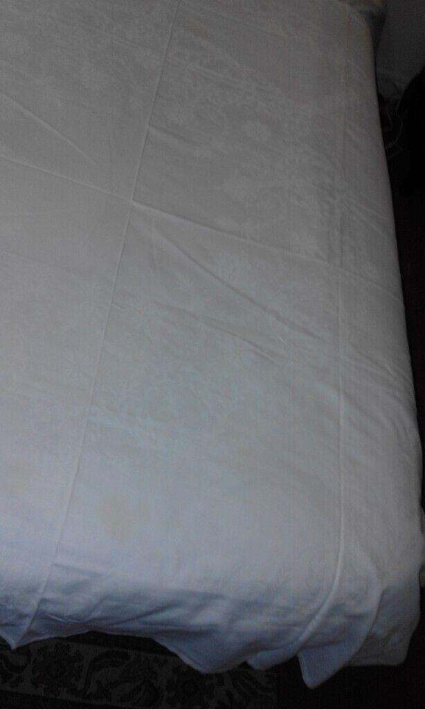 Table cloth, white, embossed, square