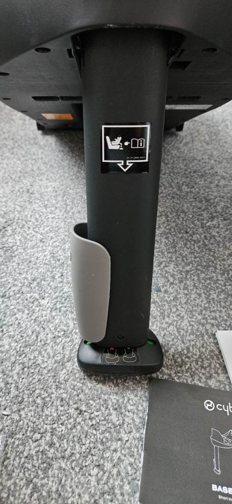 Cybex Aton B2 i-Size Infant Carrier Car Seat with Isofix Base