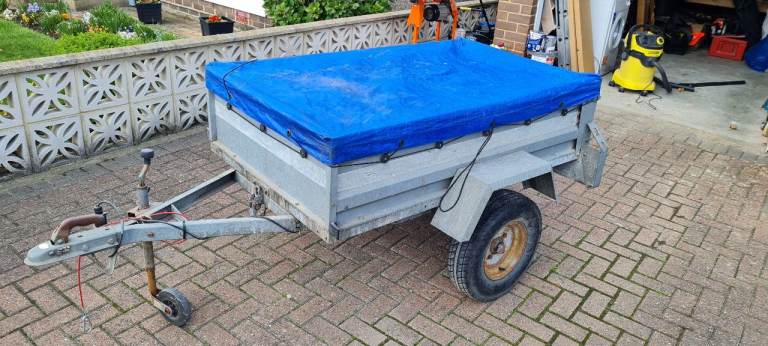 Trailor, erka tipping trailor with cover, measurements in pictures, integral lights.