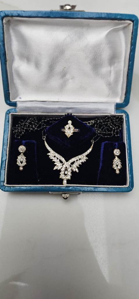 Jewelry set 4 - Ear Rings, Neckless, Rings