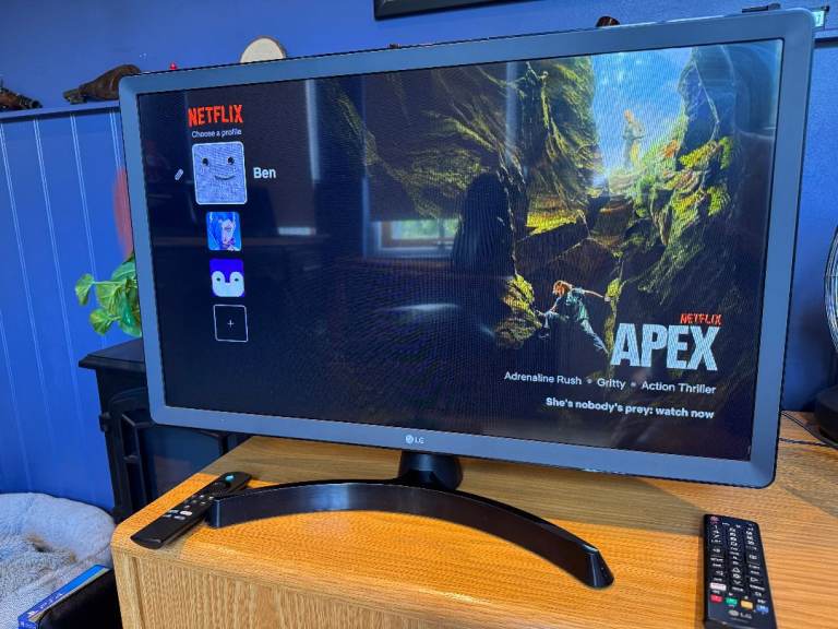 LG Smart TV with Remote – Good Condition