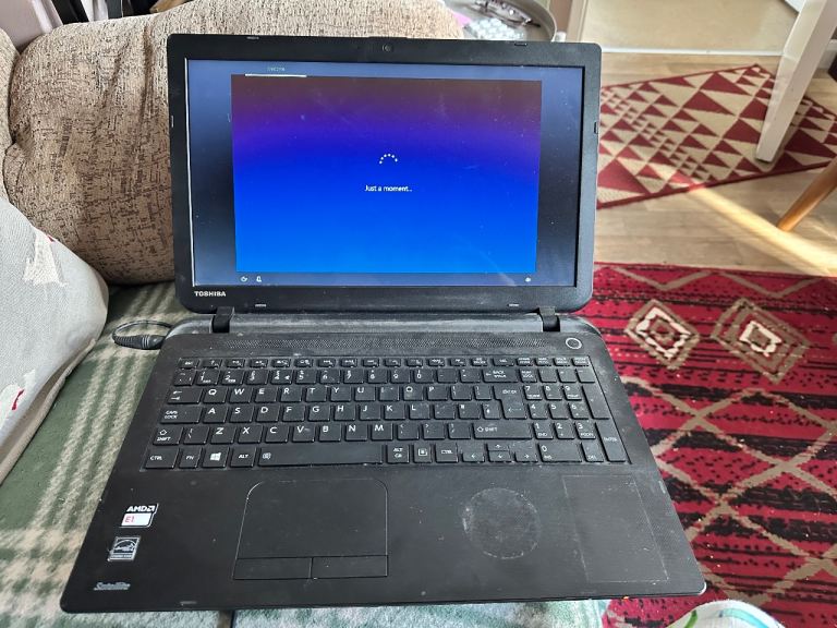 Toshiba AMD E1 Laptop – Fully Functional