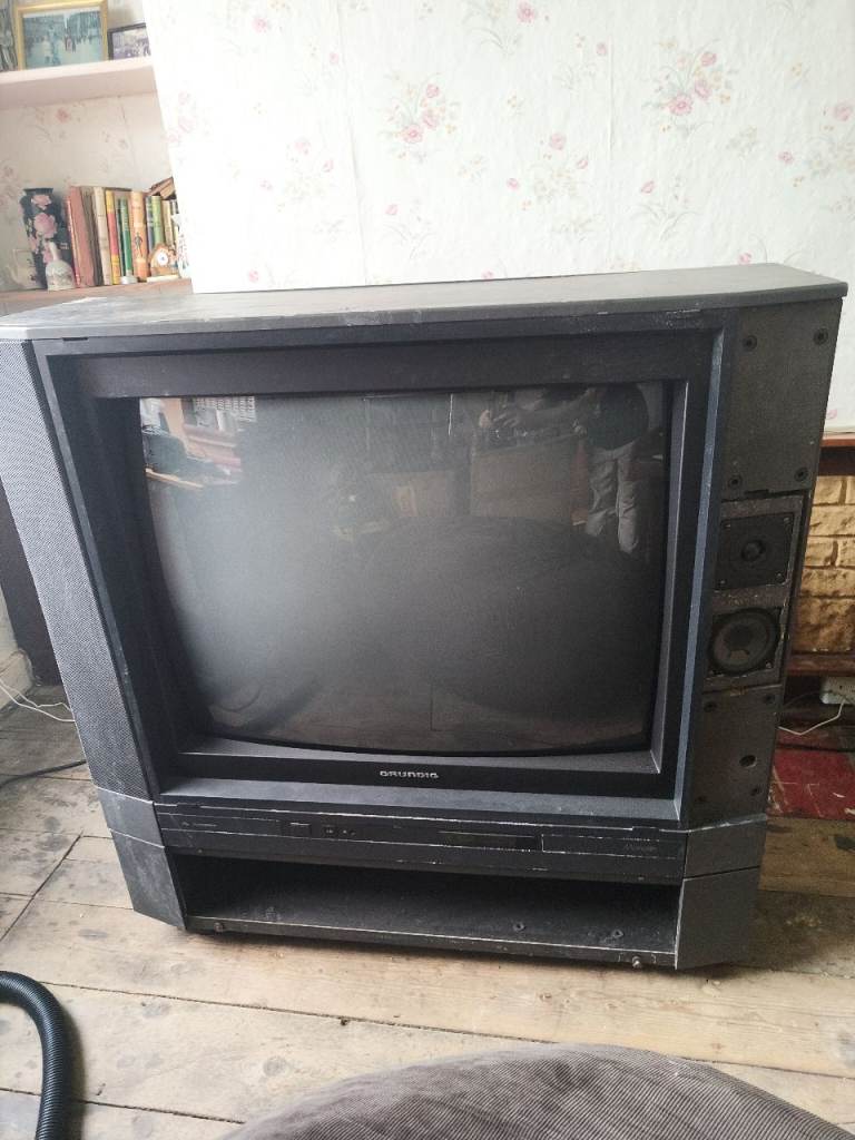 Grinding 50inch crt TV retro 