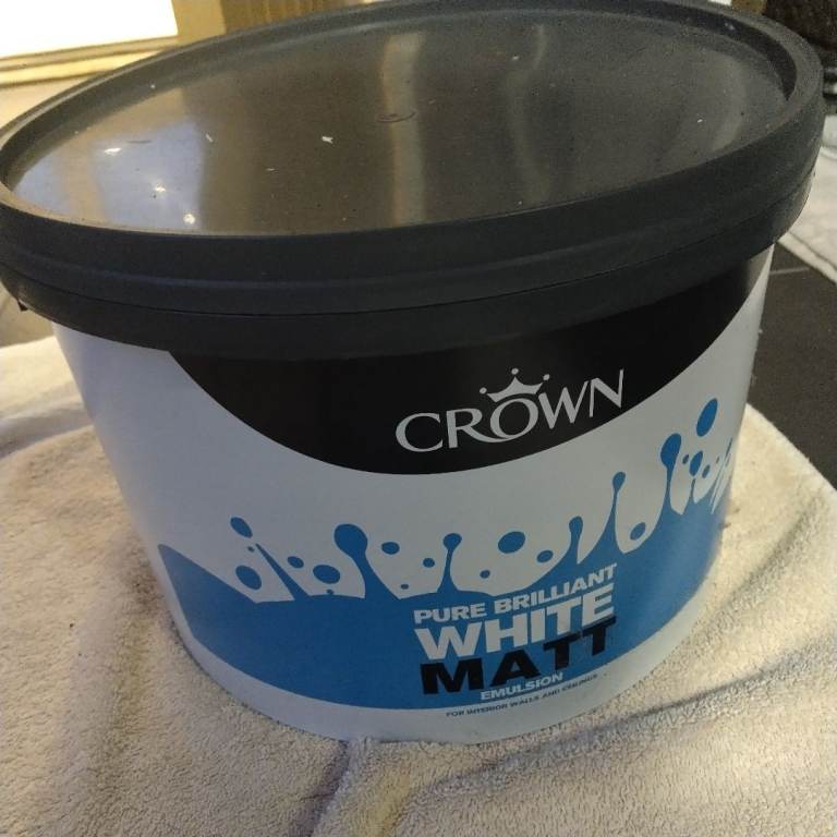 image for 10 Litre Crown Brilliant White Paint Matte Finish