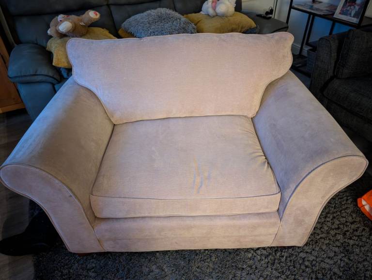 Dusty Pink cuddle chair 