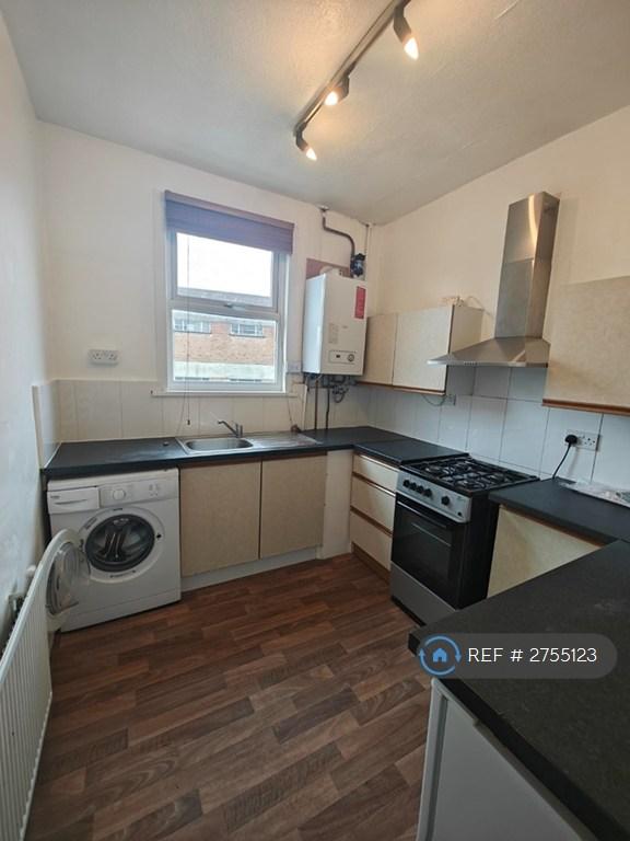 1 bedroom flat in Malvern Road, London, E11 (1 bed) (#2755123)