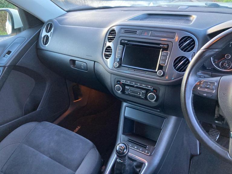 2013 Volkswagen Tiguan 2.0 TDI BlueMotion Tech SE 4WD Euro 5 (s/s) 5dr ESTATE Diesel Manual