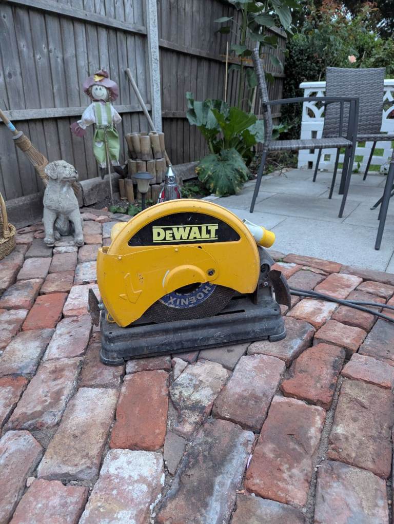 DeWalt 355 mm metal cutting chop saw 110 v 