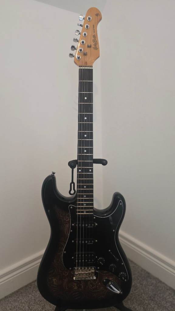 Harley Benton ST-70 Black Paisley Strat style Deluxe series