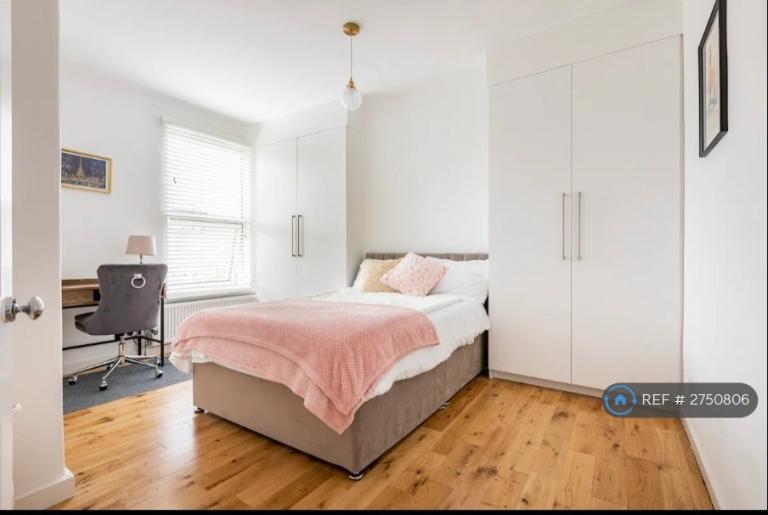1 bedroom in Ardfillan Road, London, SE6 (#2750806)