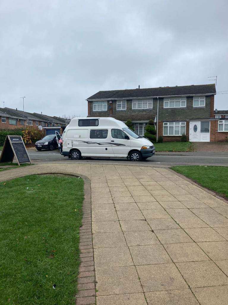 Toyota, 2000, 2438 (cc)