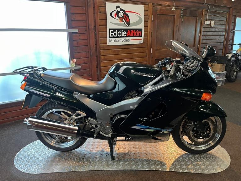 1996 KAWASAKI ZZR 1100 ** IMMACULATE CONDITION * LOW MILEAGE *