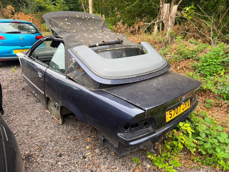 BMW E36 CONVERTIBLE BREAKING SPARES PARTS 