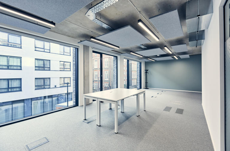 London - N1 9PP \ Ready-to-Use Private Office for 4 Workstations
