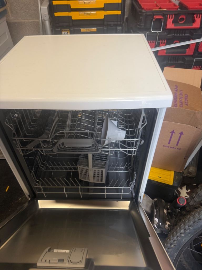 Bosch Dishwasher – White, Good Condition