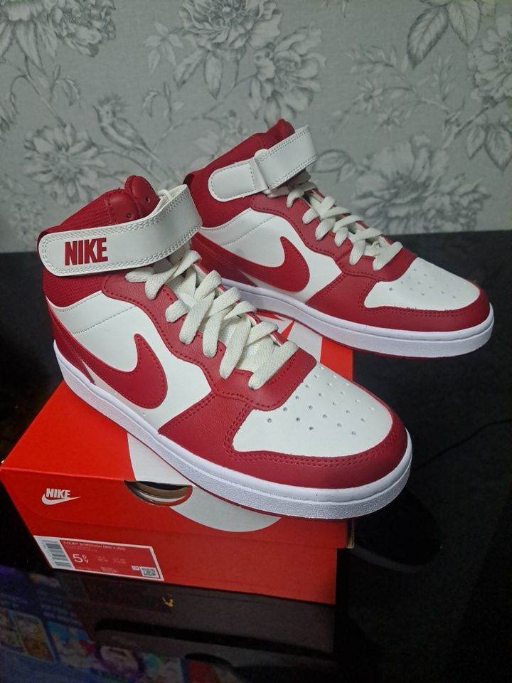 Nike Court Borough Mid 2 (GS) Trainers size 5 UK, Eur 38 Sail/Gym Red-White