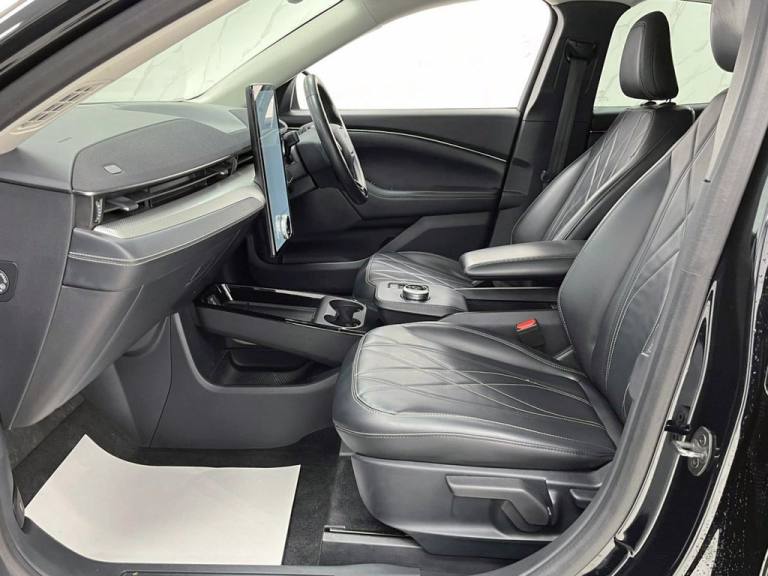 2021 Ford Mustang Mach-E Standard Range 70kWh SUV 5dr Electric Automatic (269 ps) HATCHBACK ELECT...