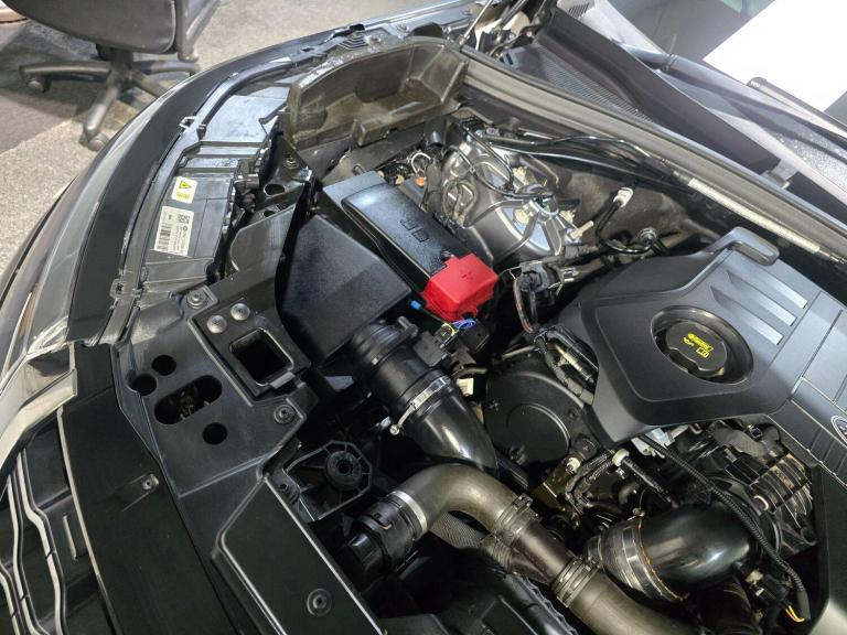 2018 Land Rover Range Rover Velar 3.0 D300 First Edition 5dr Auto ESTATE DIESEL Automatic