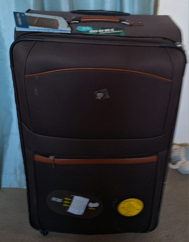 SUITCASE 