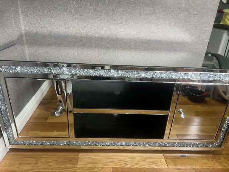 Mirrored tv unit