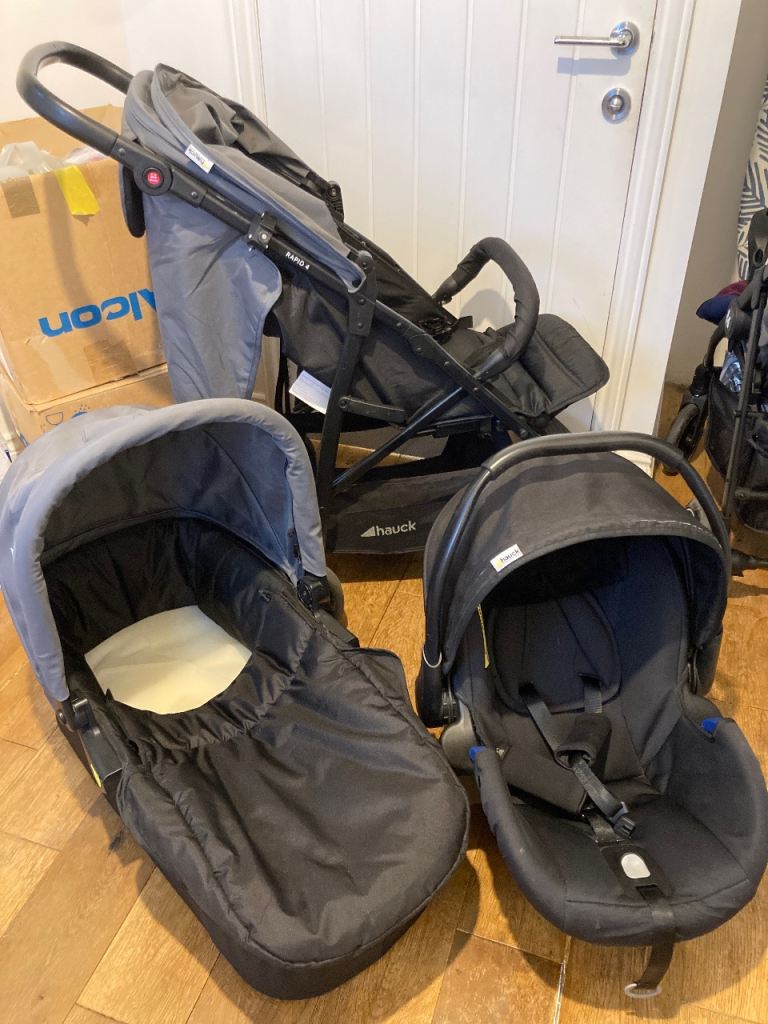 Hauck Rapid 4 Pushchair Travel System in Grey – Good Condition