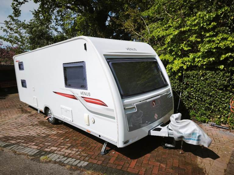 2017 Lunar Venus 590 + air awning! 