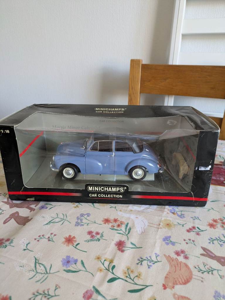 Minichamps Morris Minor Convertible.