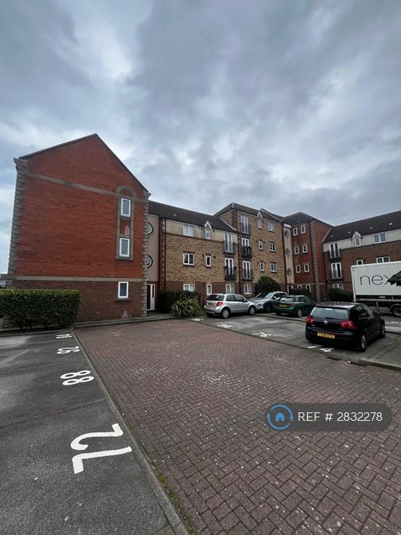 2 bedroom flat in Plimsoll Way, Hull, HU9 (2 bed) (#2832278)