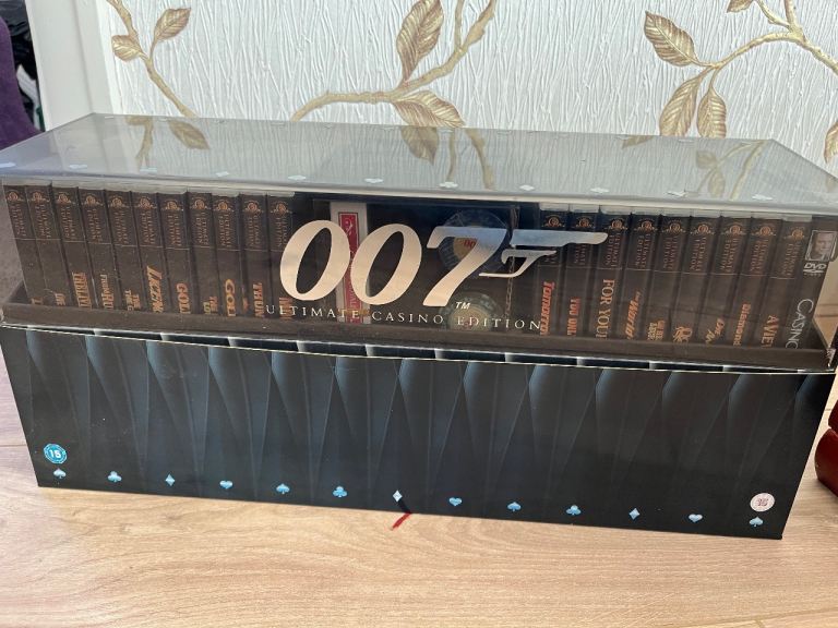 CASINO ROYALE COMPLETE SET