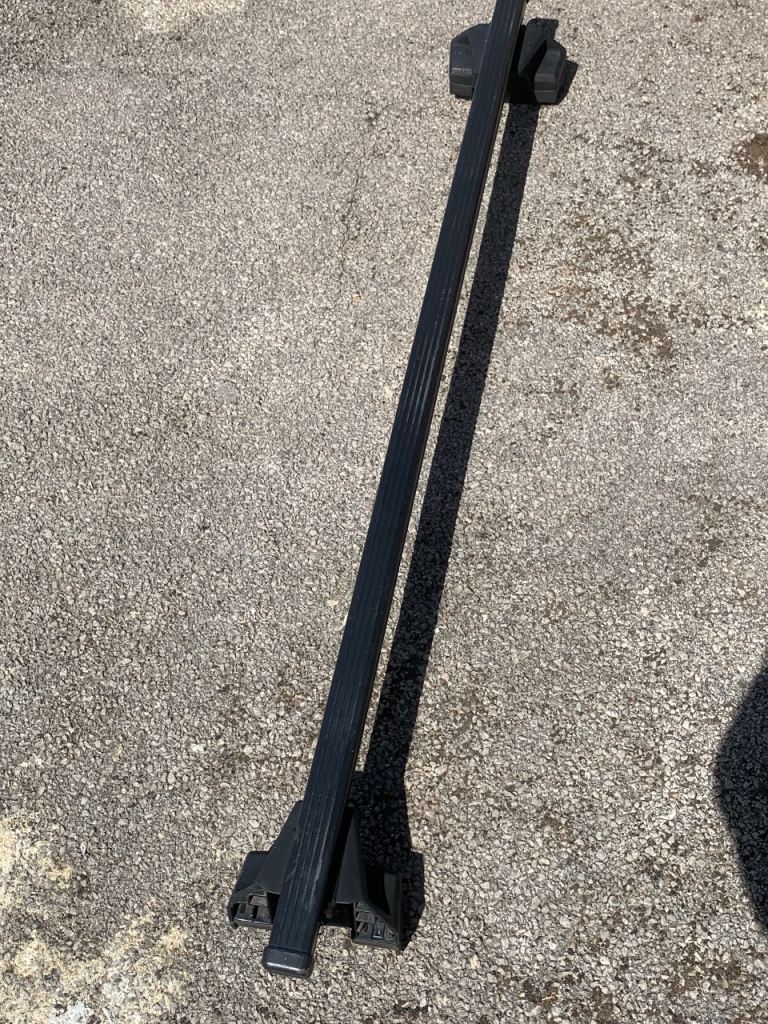 A roof rack Thule 
