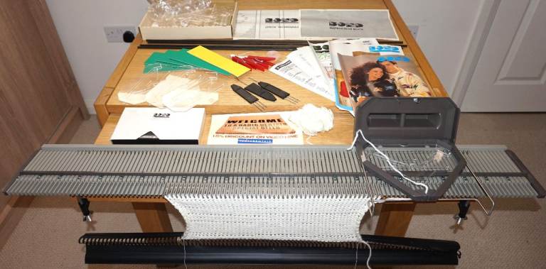Bond Classic Vintage Knitting Machine 