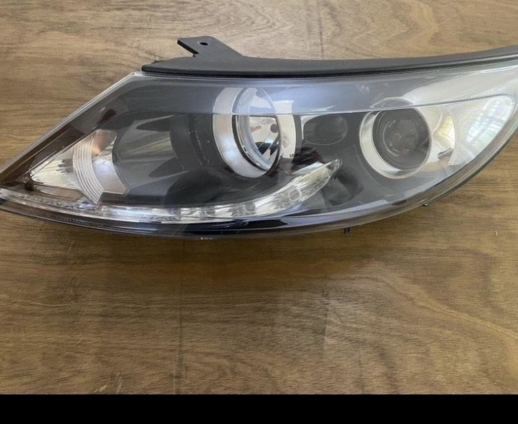 image for Kia Sportage passenger head lamp xenon