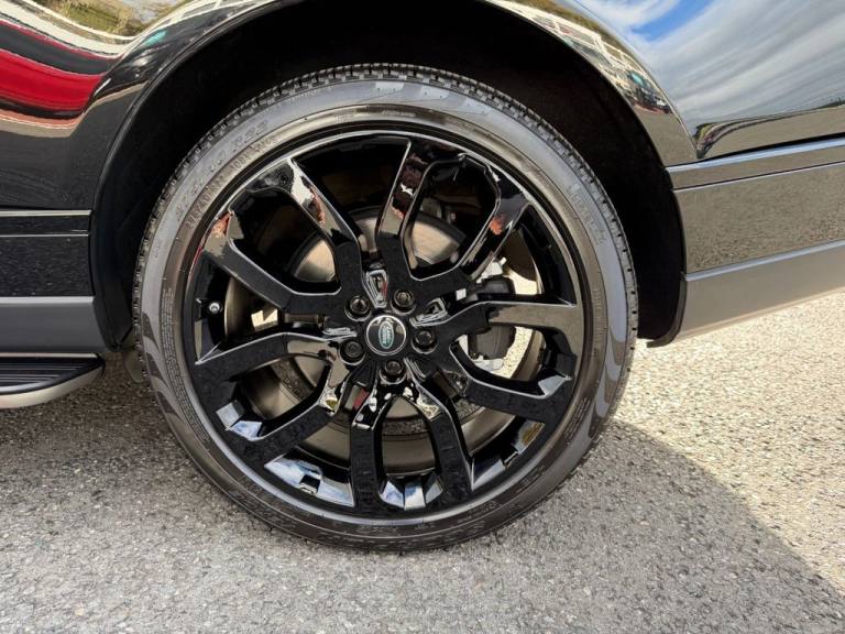2020 70 RANGE ROVER 3.0 SD V6 VOGUE SE Diesel Auto with only 38,000 miles
